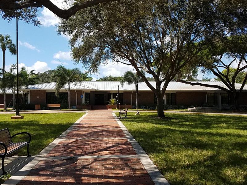 Helen B. Hoffman Plantation Library photo