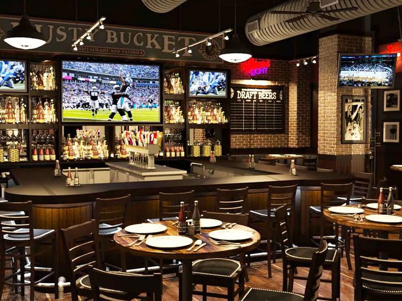 Rusty Bucket Restaurant and Tavern photo