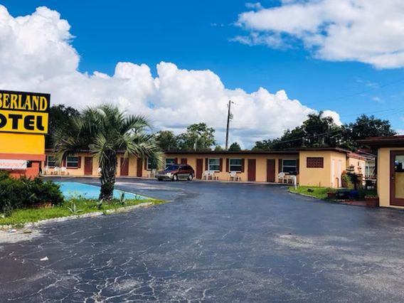 Slumberland Motel photo