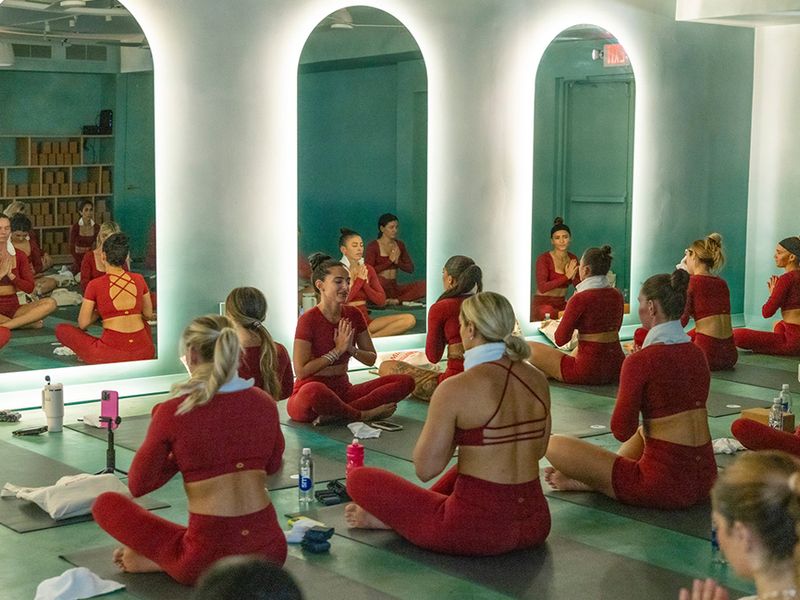 Mimi Yoga photo