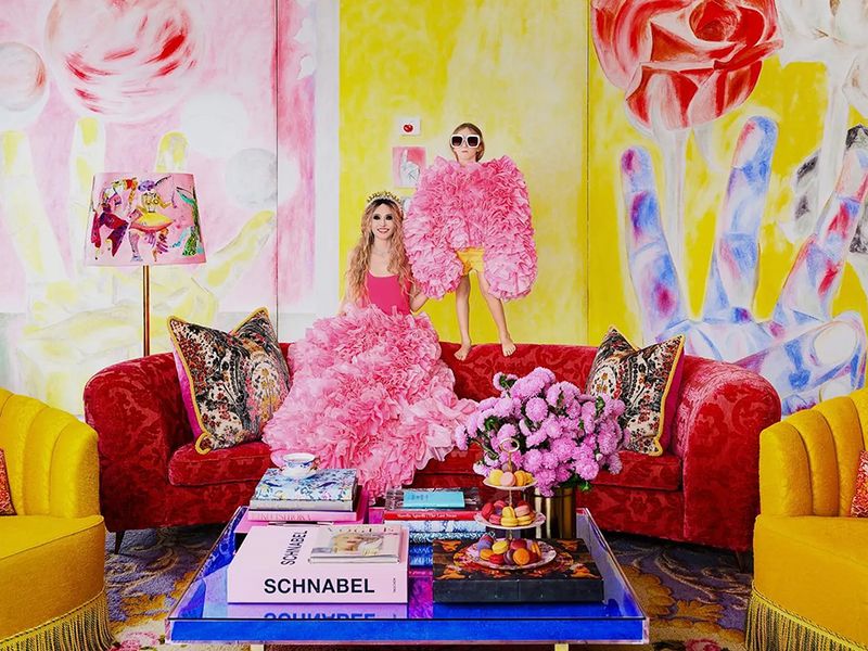 Alice and Olivia photo