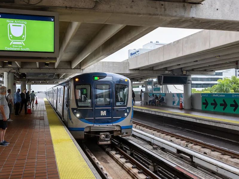 Metrorail Uhealth | Jackson Station photo