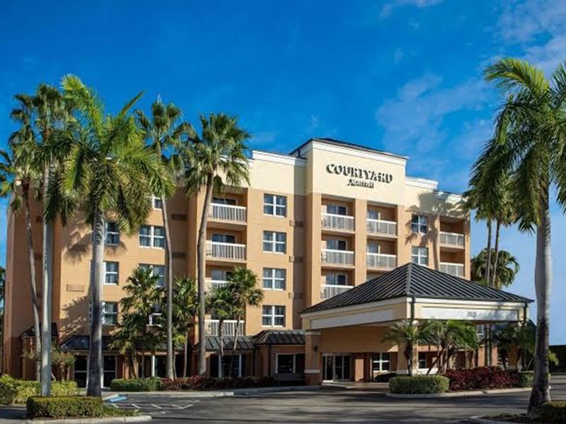 Courtyard By Marriott Aventura Mall photo