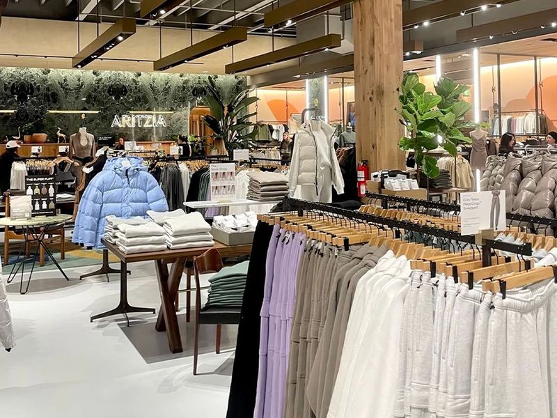 Aritzia photo