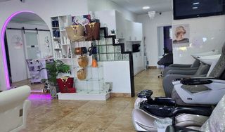 D'Luxury Beauty Salon & Spa