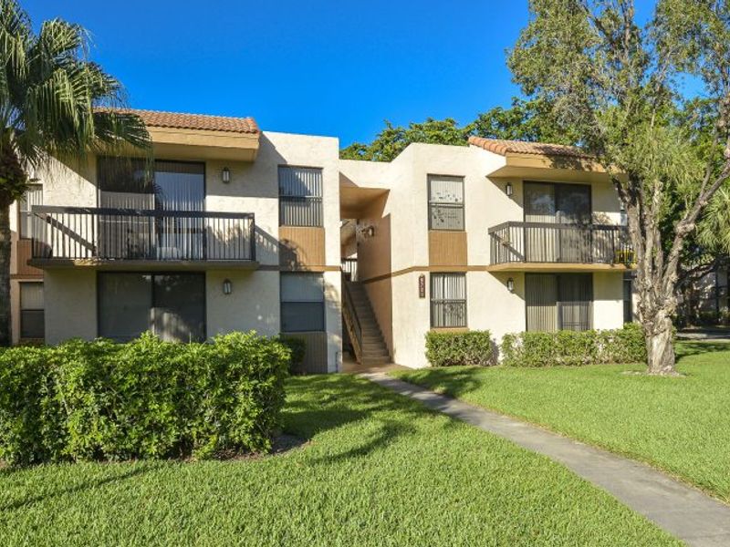 Jacaranda Village Apartments photo