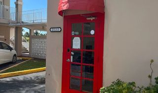 Jholano's Deli 