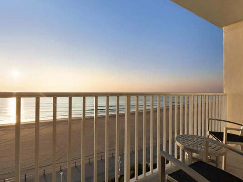 Surfbreak Hotel photo