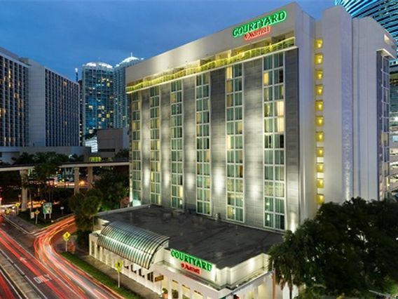 Courtyard By Marriott photo