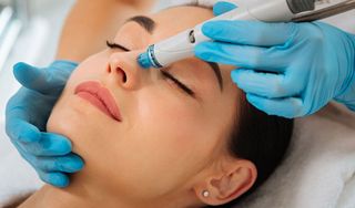 Rozi Eyebrow salon