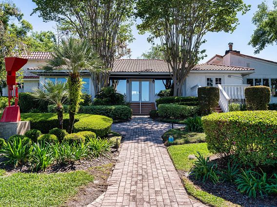 Enzo's on the Lake photo