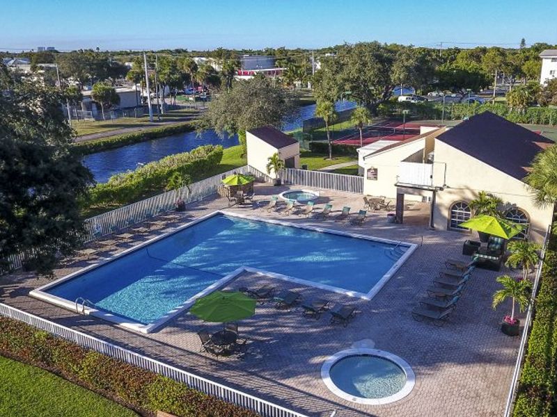Jacaranda Village Apartments photo
