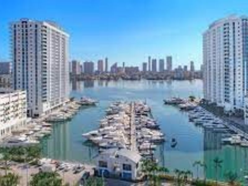 Marina Palms Yacht Club & Residences photo