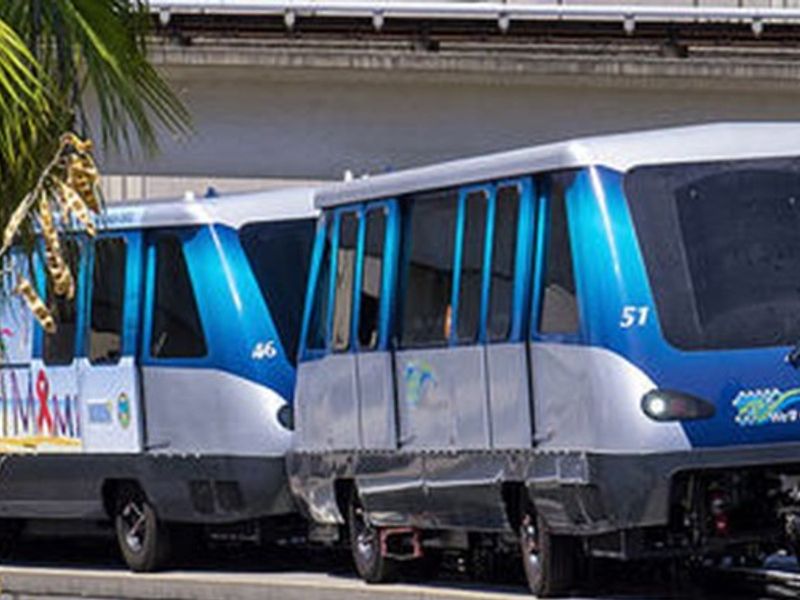Metromover - Miami Avenue photo
