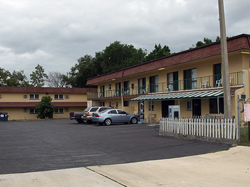 Lake Fairy Motel photo