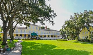 Lakeside inn