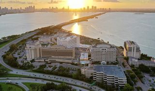 Mt. Sinai Hospital (Main Door) - (SB)(Middle Loop)