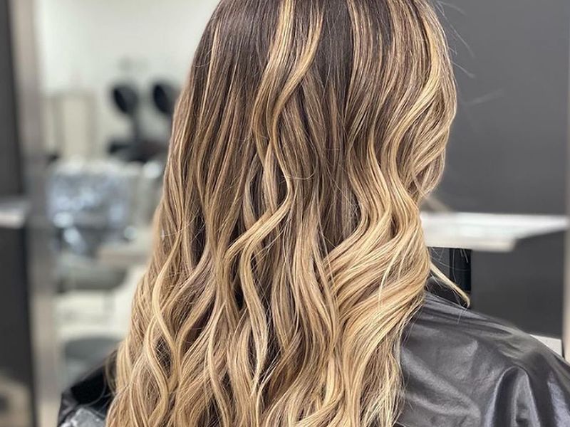 Modern Salon photo