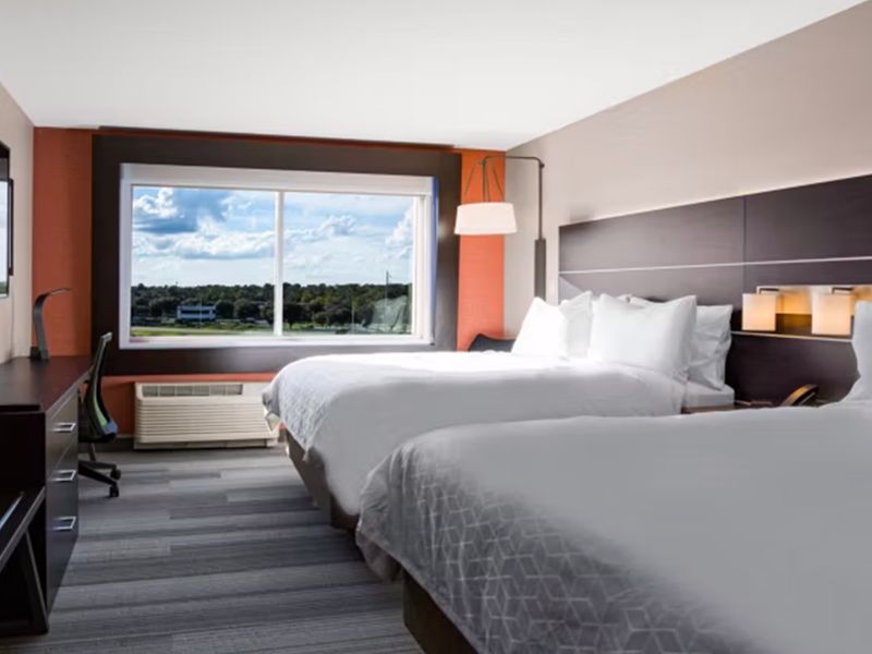 Holiday Inn Express & Suites Sanford- Lake Mary by IHG photo