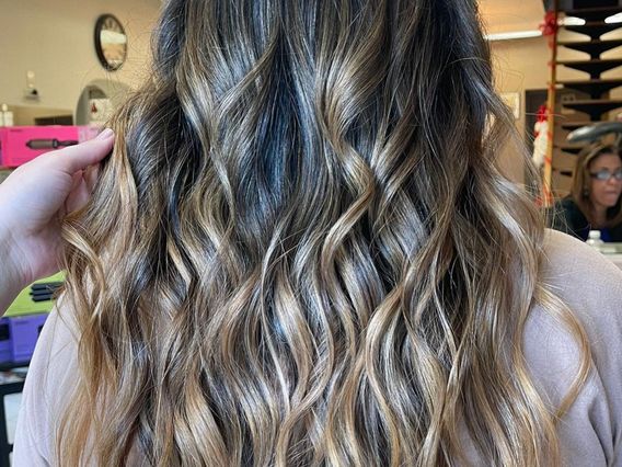 Cuttin Loose Salon photo