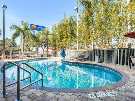 Comfort Inn & Suites Orlando North photo
