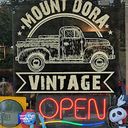Mount Dora Vintage logo