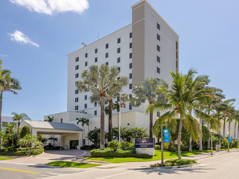 Atlantic Suites on the Ave photo
