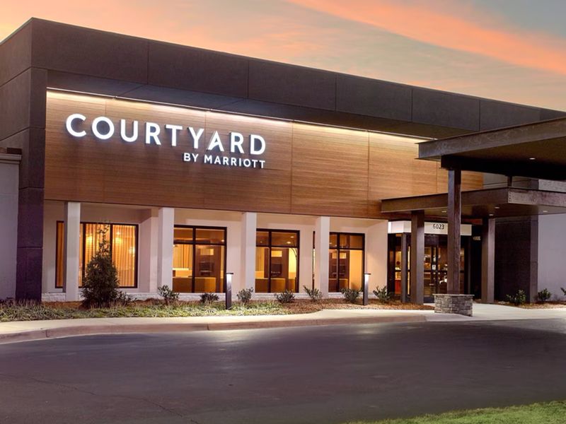 Courtyard Charlotte SouthPark photo