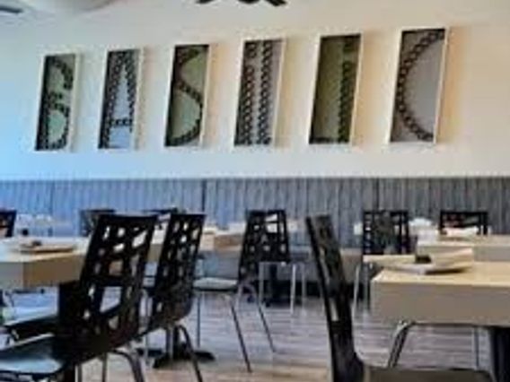 Basilic Vietnamese Grill photo