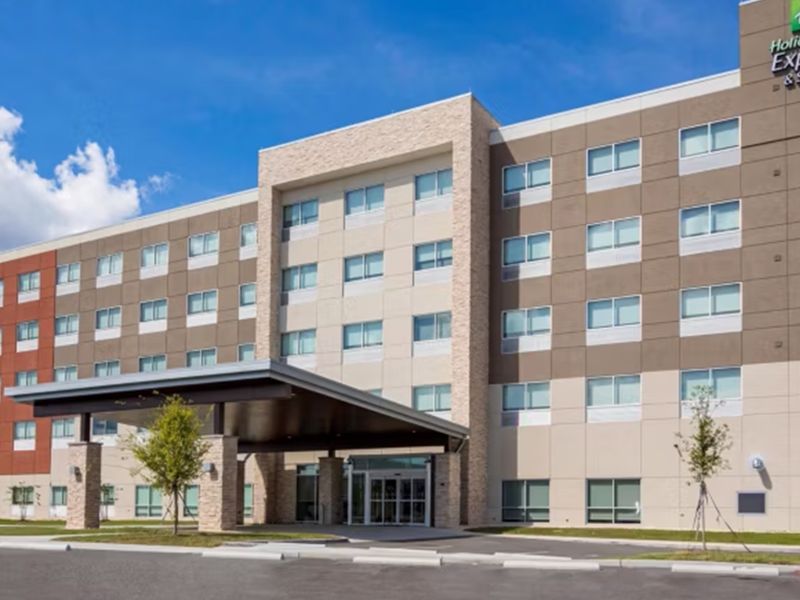Holiday Inn Express & Suites Sanford- Lake Mary by IHG photo