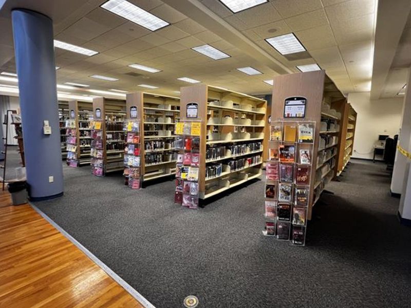 Hudson Regional Library photo