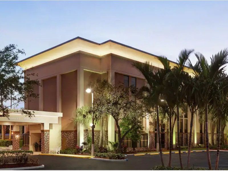 Hampton Inn Ft. Lauderdale-Cypress Creek photo