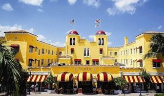 Colony Hotel & Cabana Club
