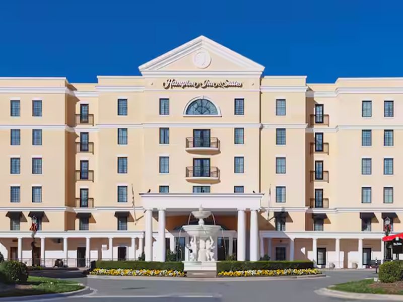 Hampton Inn & Suites Charlotte/SouthPark at Phillips Place photo