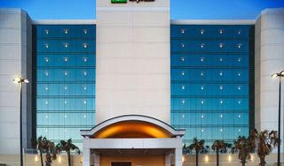 Holiday Inn Express & Suites