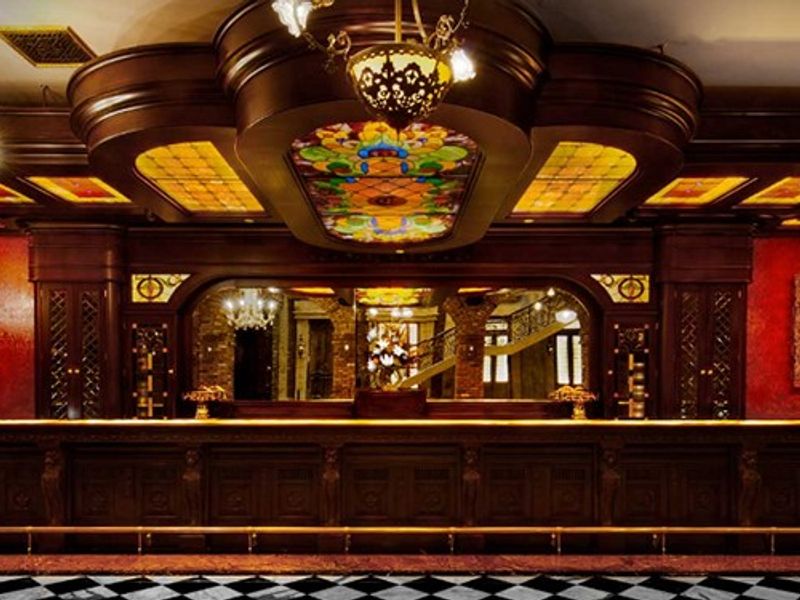 The Cruz Building photo