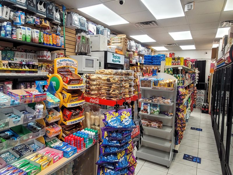 Bay Harbor Mini Mart photo