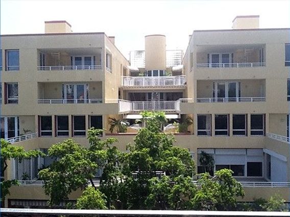 Commodore Inn the Grove photo