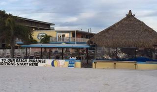 Chris' Beachside Bar & Grill