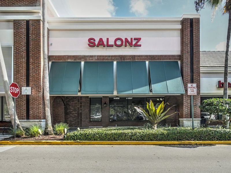 Salonz Beauty & Spa Suites Plantation photo