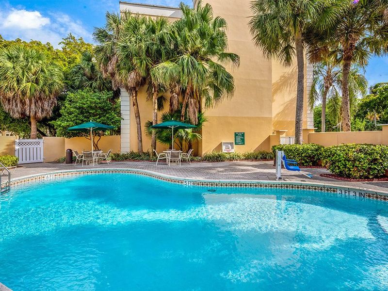 La Quinta Inn & Suites by Wyndham photo