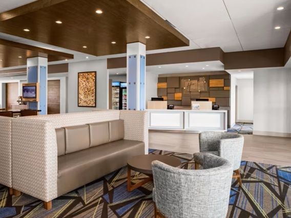 Holiday Inn Express & Suites Sanford- Lake Mary by IHG photo