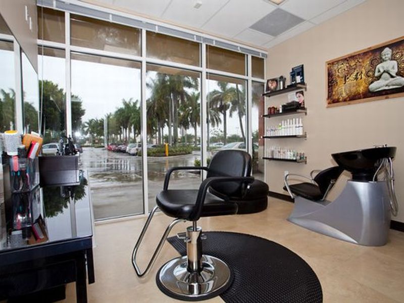 Salonz Beauty & Spa Suites Plantation photo