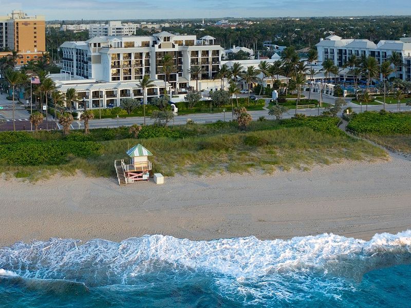 Opal Grand Oceanfront Resort & Spa photo