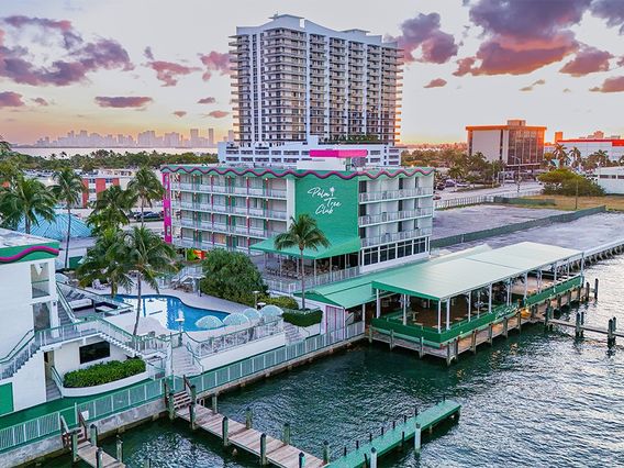 Palm Tree Club Hotel Miami photo