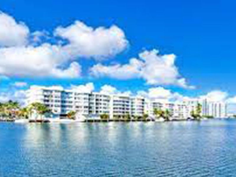 Reef Club Condominiums photo