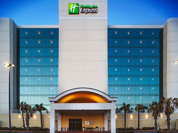 Holiday Inn Express & Suites photo