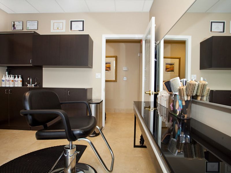 Salonz Beauty & Spa Suites Plantation photo