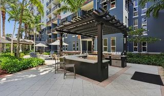 One Plantation Apartments