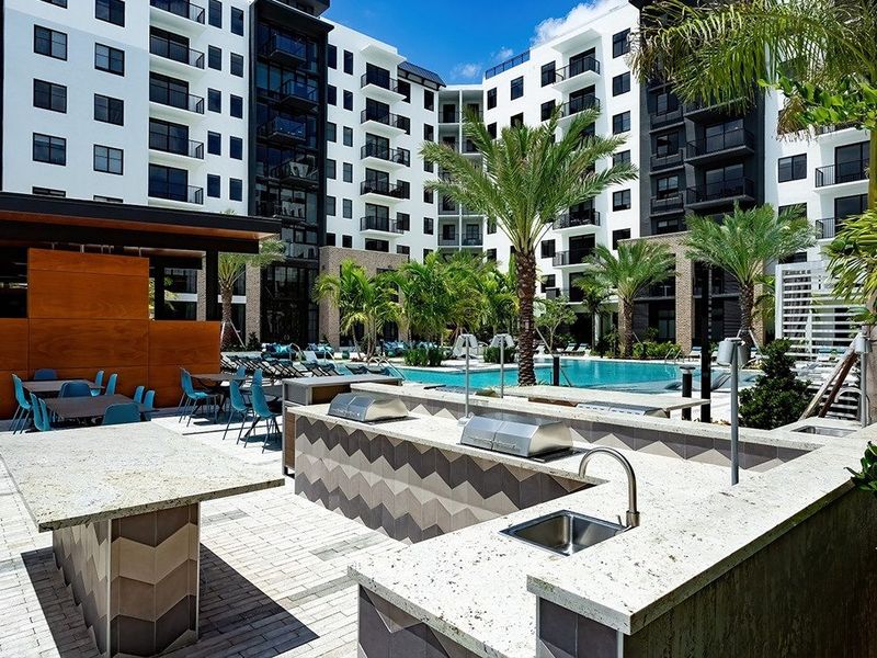 Centrico by Windsor Apartments photo